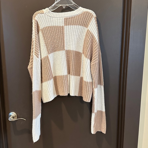 Moon & Madison Women's Cropped Knit Pullover Sweater - Picture 4 of 4